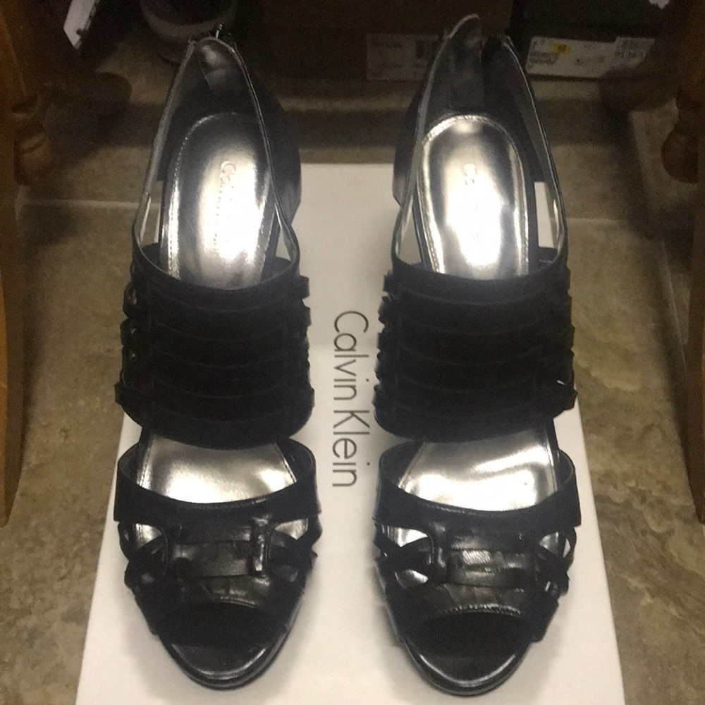 Heels - Picture 2 of 3